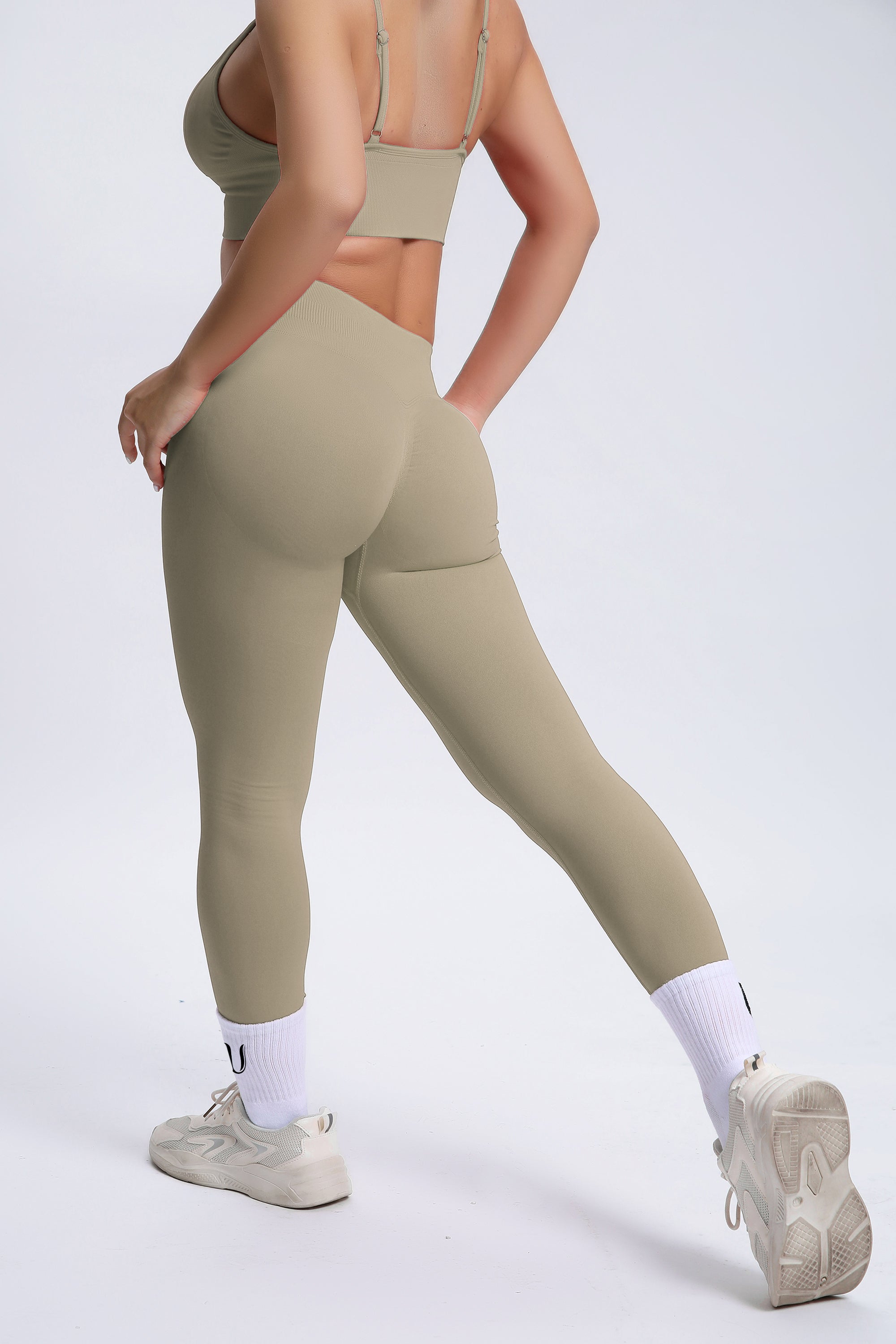Joy | Sculpt Legging Met Scrunch – Beige
