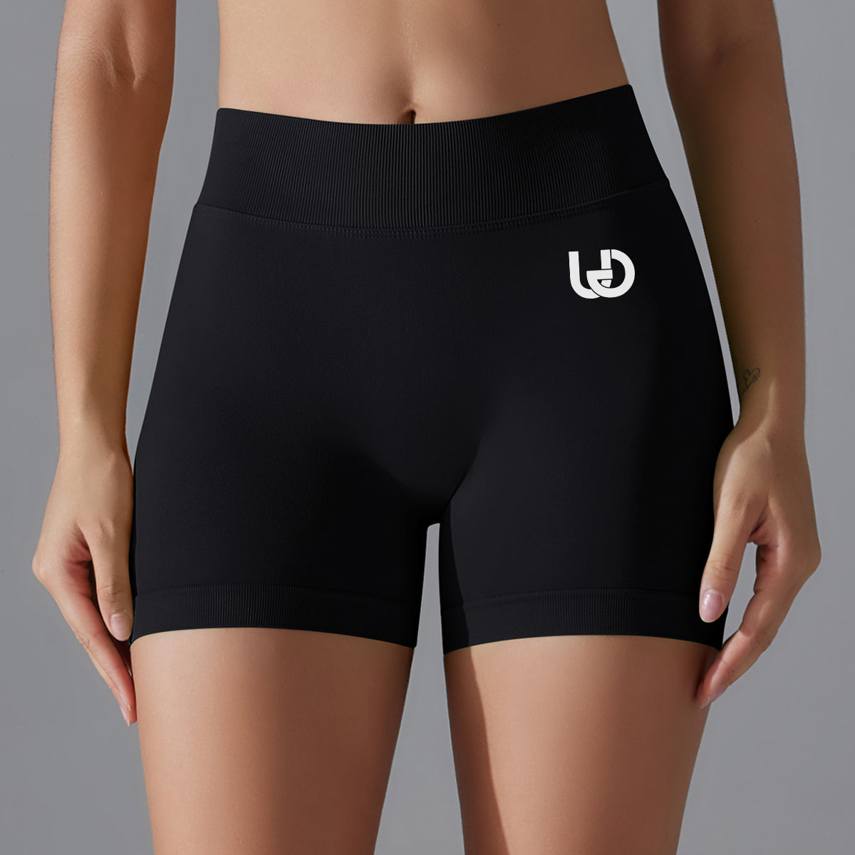 Mila V2 | Scrunch Sport Short - Schwarz